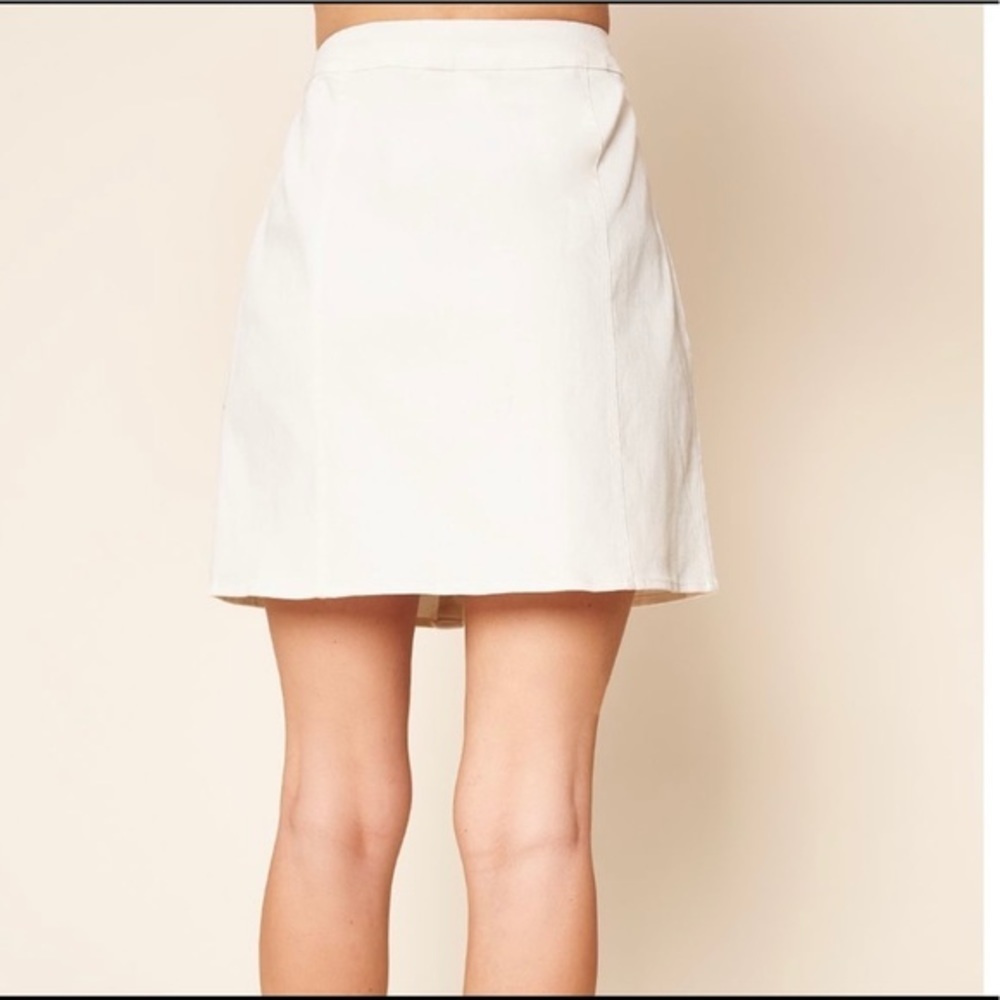 WHITE DENIM SNAP BUTTON CLOSURE SKIRT. VARIOUS SIZES - Picture 4 of 6